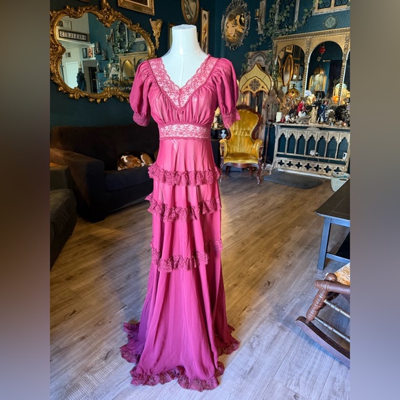 Dollskill Widow WINE PERPETUAL NIGHT MAXI DRESS- XS - Picture 6 of 9